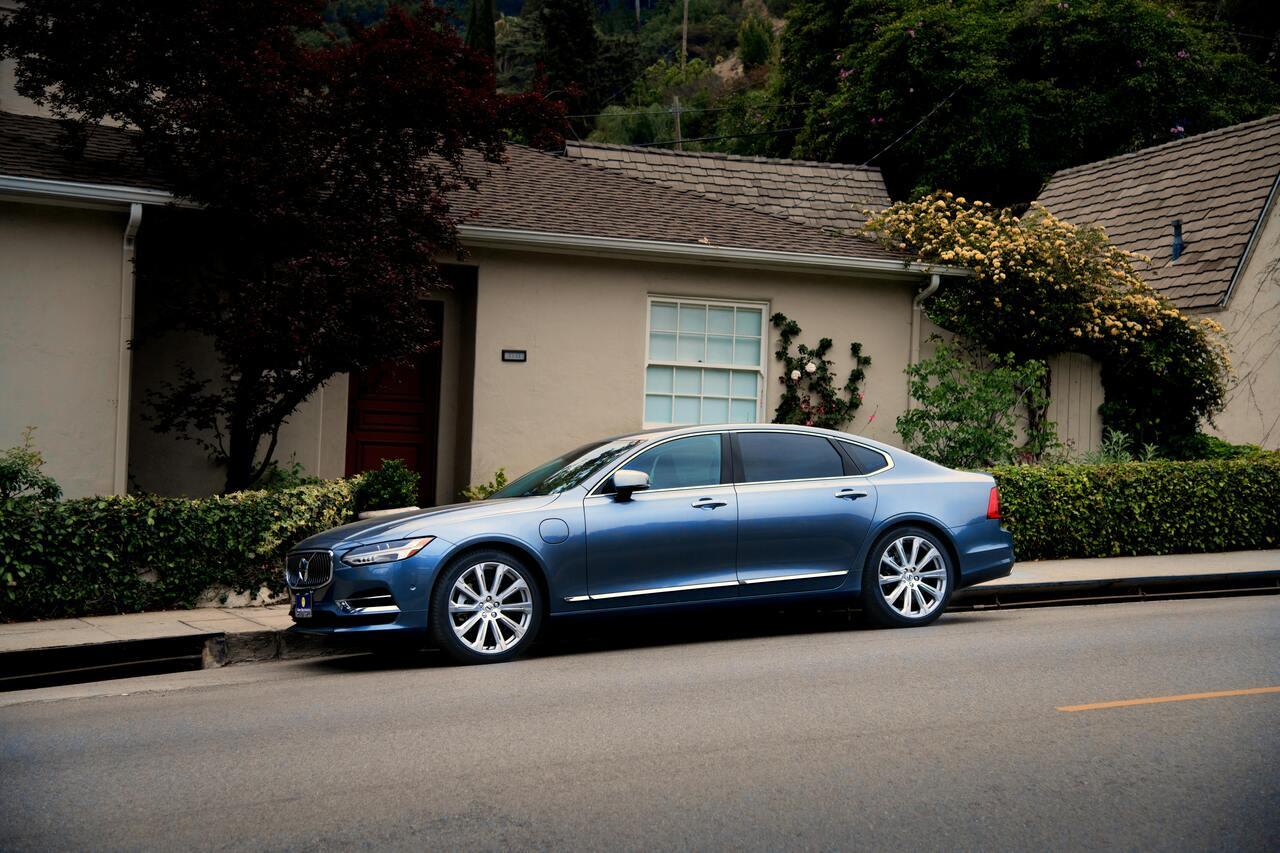 What to Do with a Car Blocking My Driveway and How to Prevent